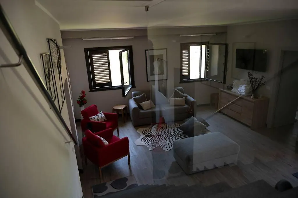 Ritratto Di Donna Villa Lerici